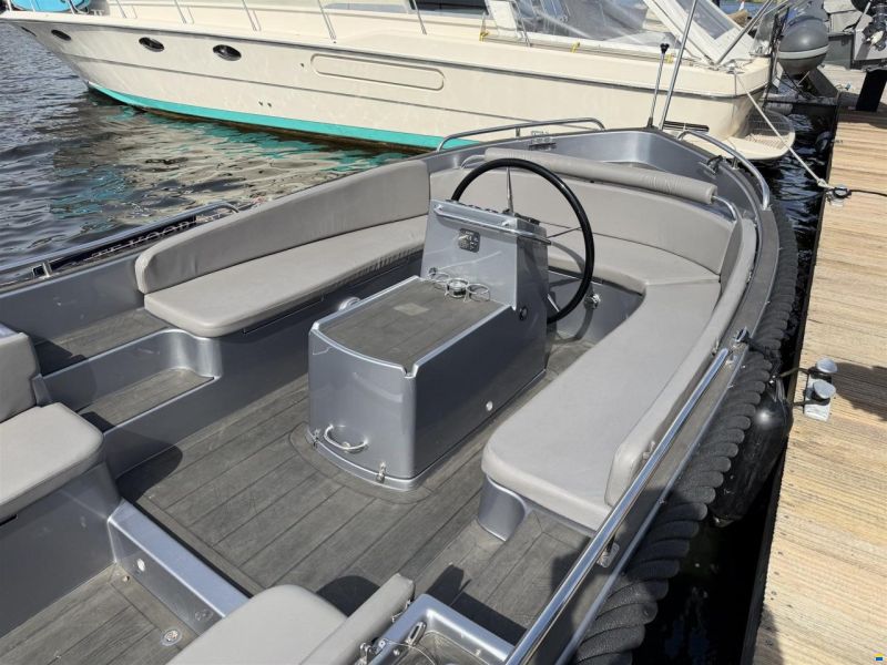 Seafury 800