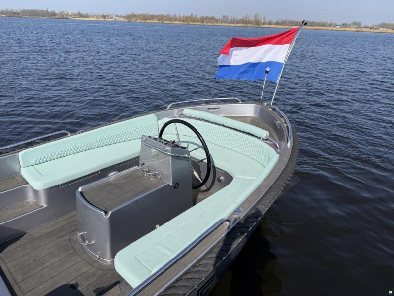 Seafury 800