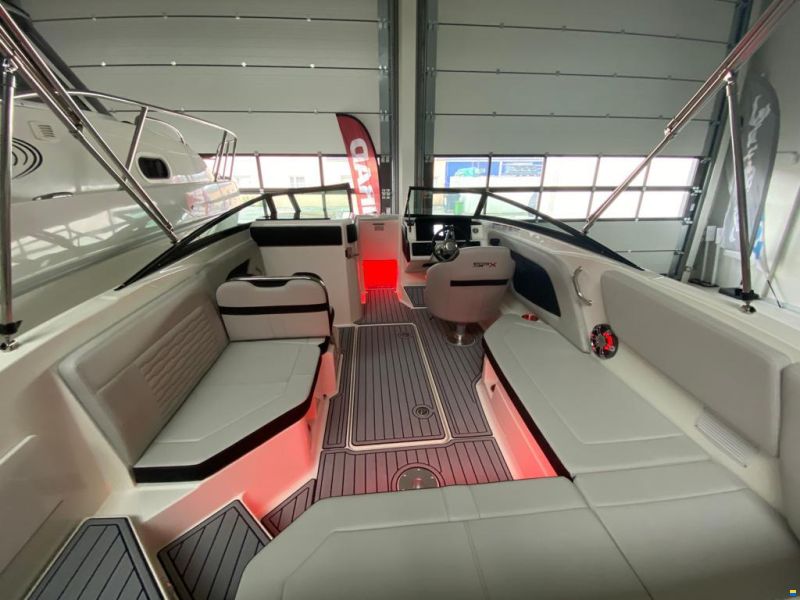 Sea Ray SPX 230 Ltd. Edition