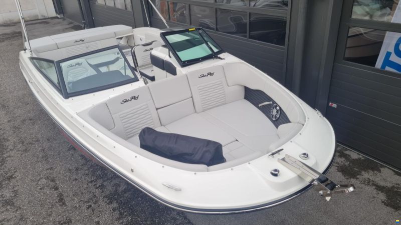 Sea Ray SPX 230 Ltd. Edition
