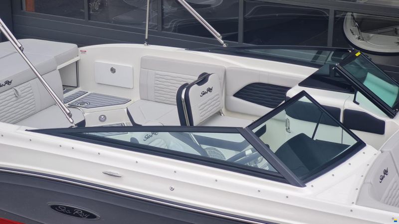 Sea Ray SPX 230 Ltd. Edition