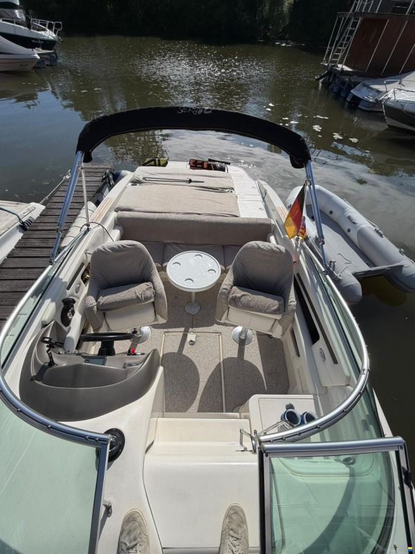 Sea Ray 240 SSE
