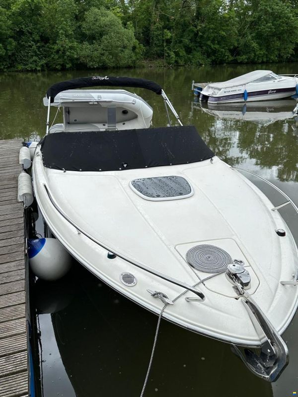 Sea Ray 240 SSE