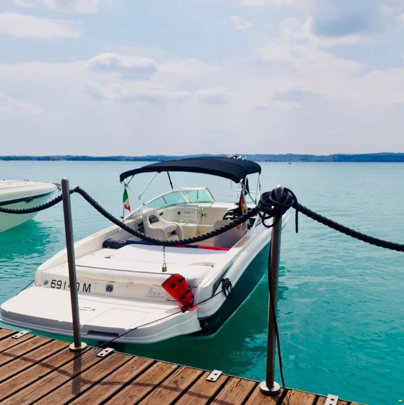 Sea Ray 240 SSE