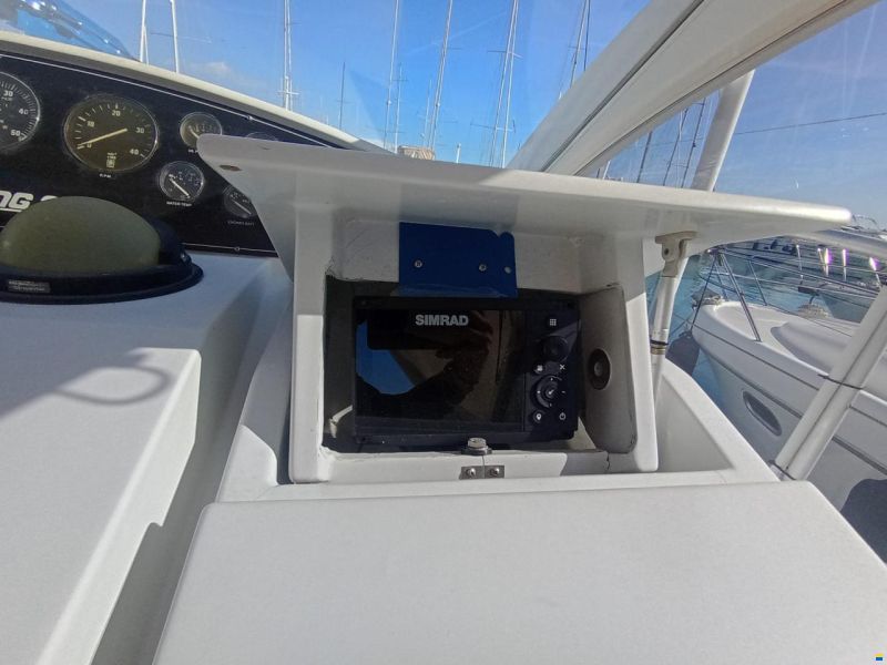 Pershing 38