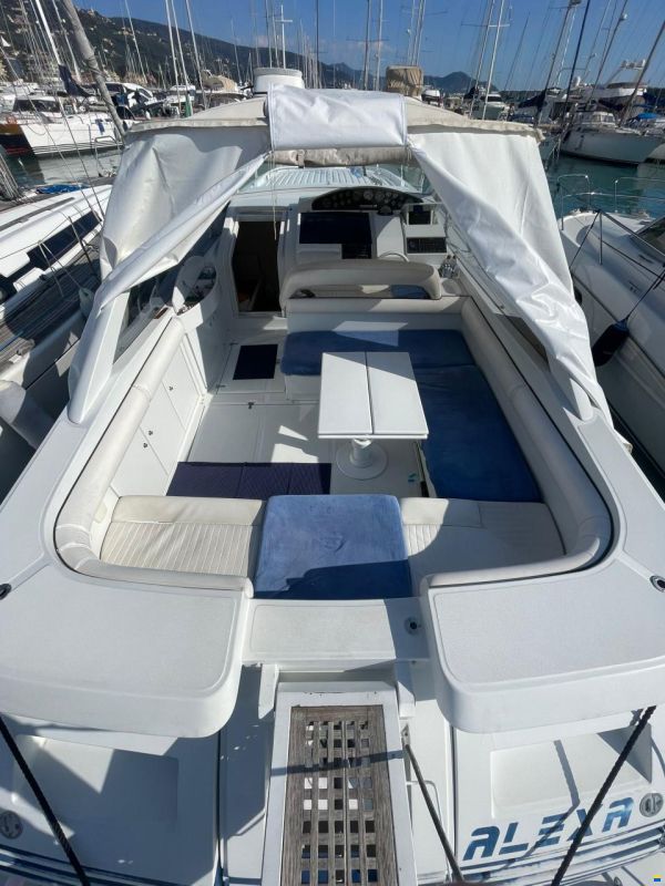 Pershing 38
