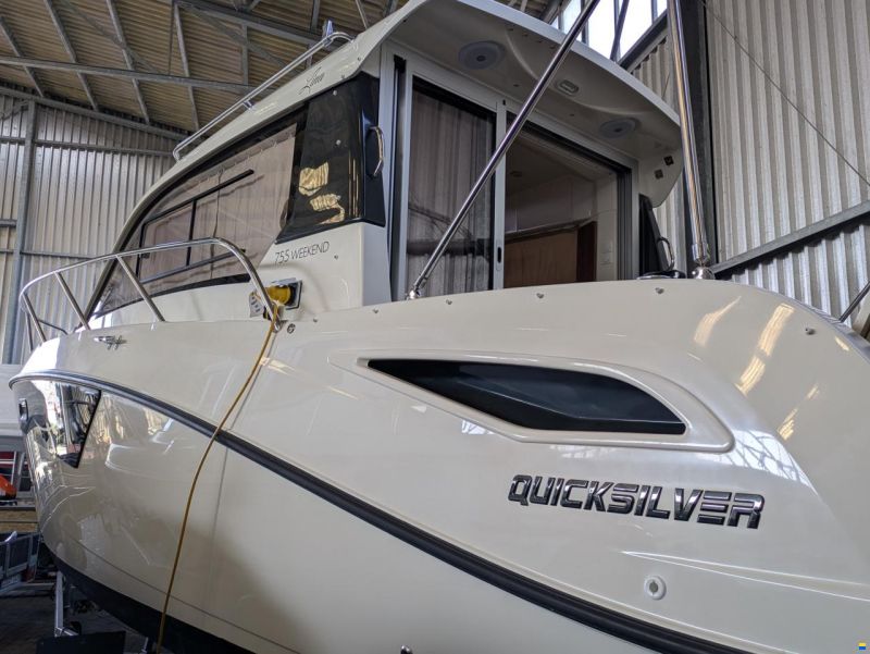 Quicksilver Activ 755 Weekend