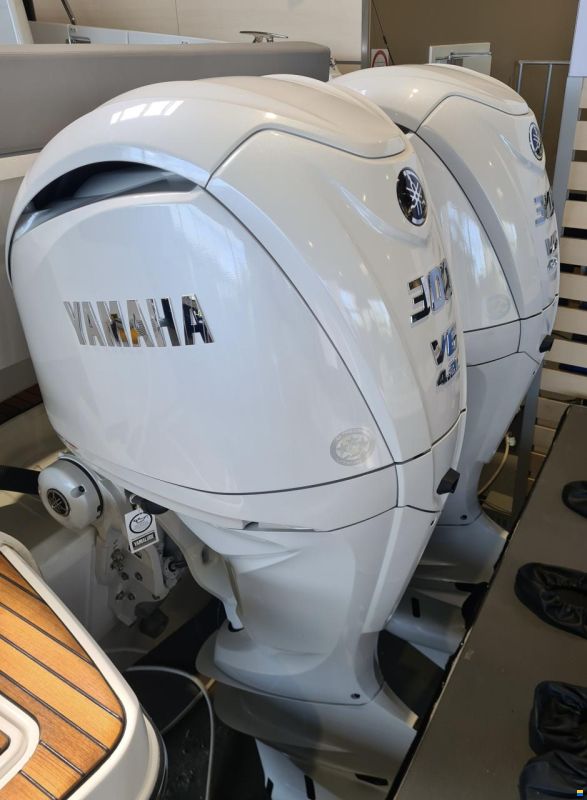 Yamaha F300NCB