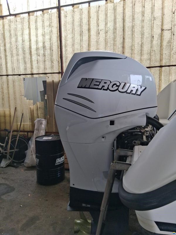 Boston Whaler 255 Conquest