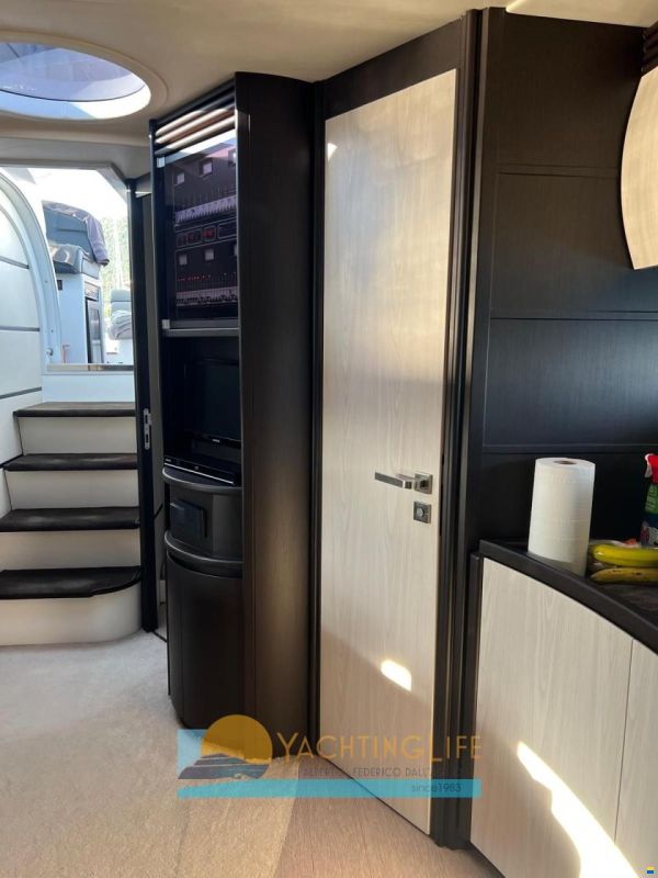 Pershing 50'