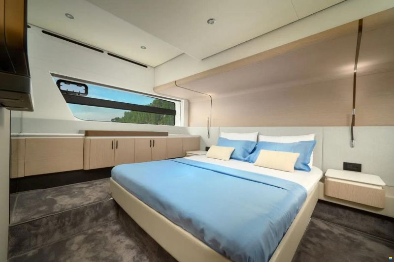 Azimut Fly 53