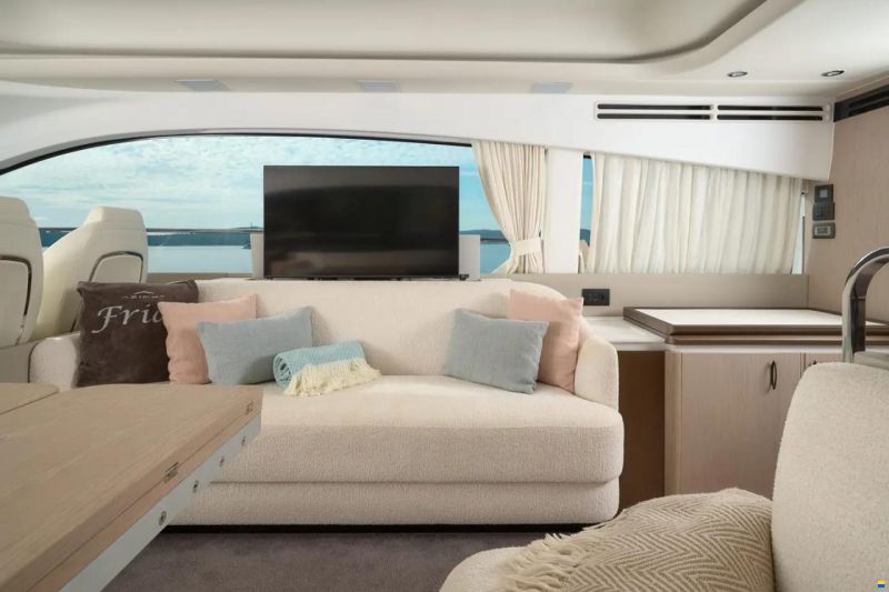 Azimut Fly 53