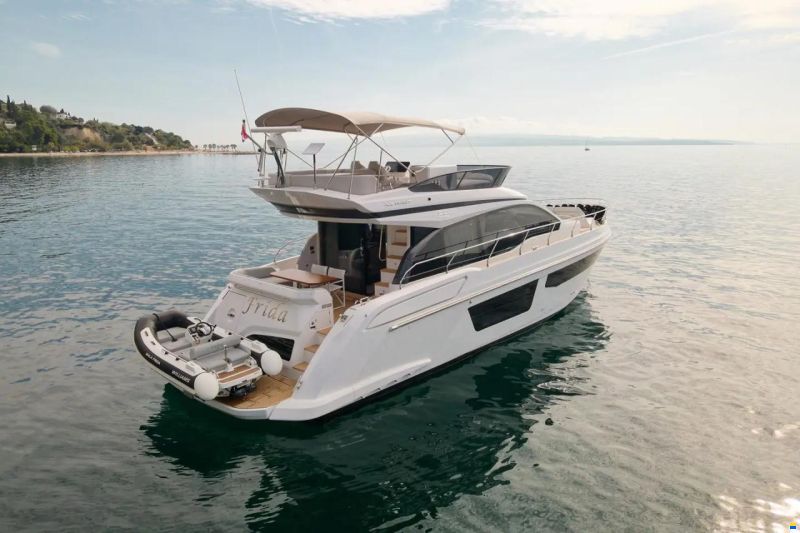 Azimut Fly 53