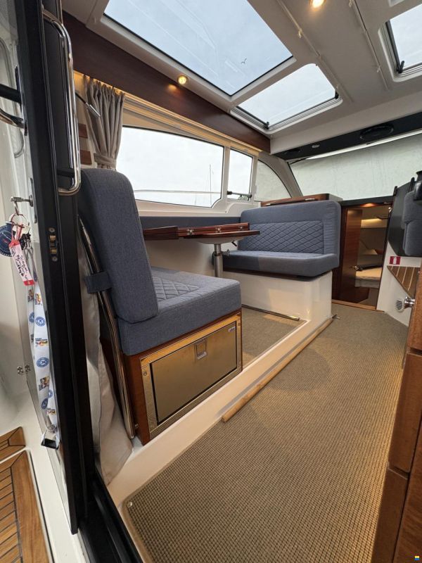Nimbus 305 Coupe