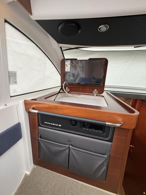 Nimbus 305 Coupe