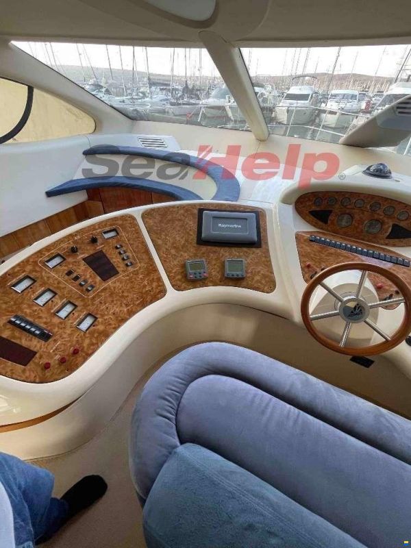 Azimut 46