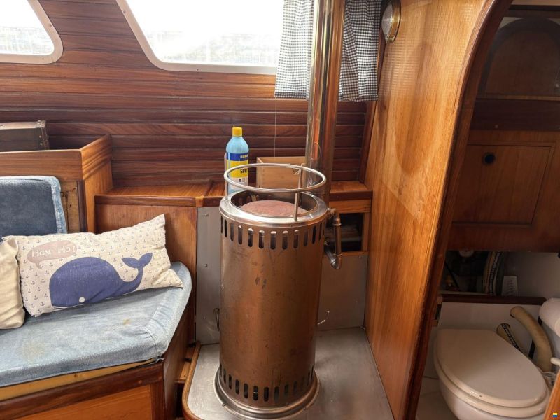 Amphora 38