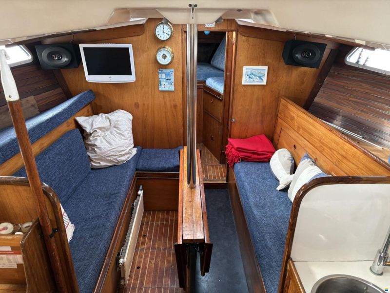 Amphora 38