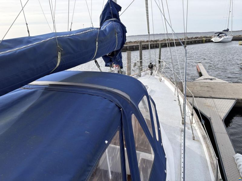 Amphora 38