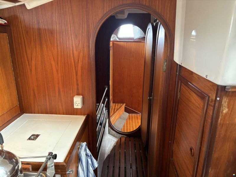 Amphora 38