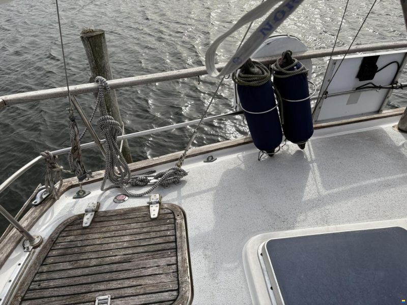 Amphora 38