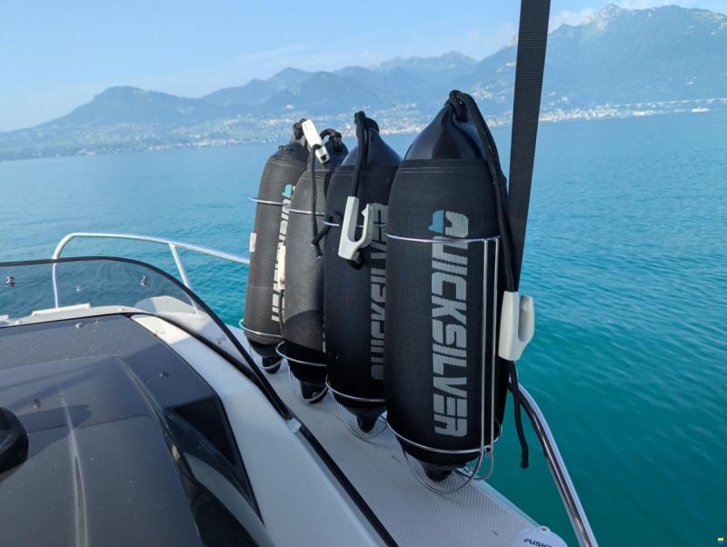 Quicksilver Activ 555 Cabin