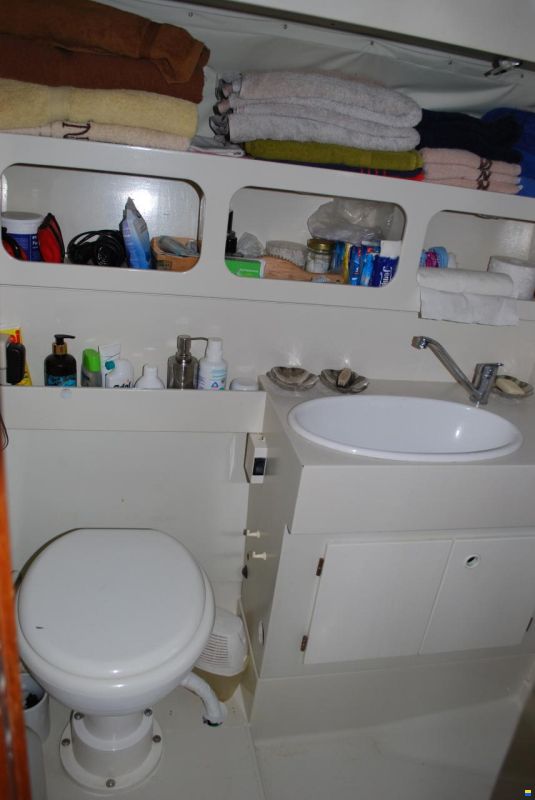 Coronet Commander 38`
