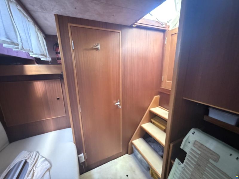 Coronet Commander 38`