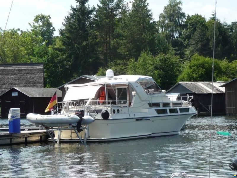 Coronet Commander 38`