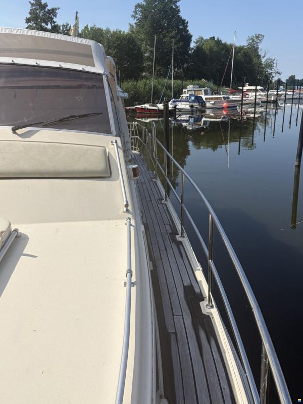 Coronet Commander 38`