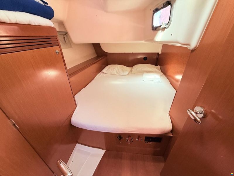 Beneteau Oceanis 43