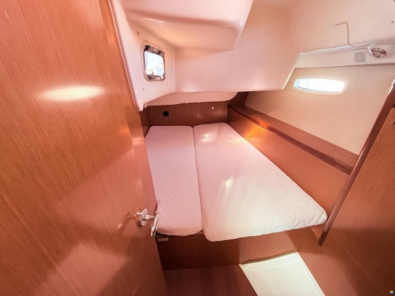 Beneteau Oceanis 43