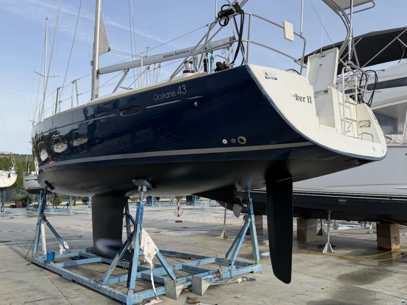 Beneteau Oceanis 43