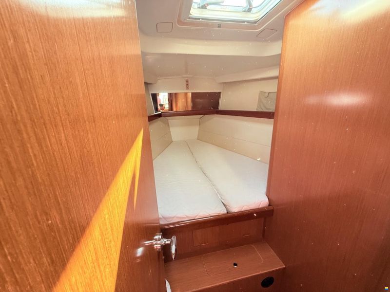 Beneteau Oceanis 43