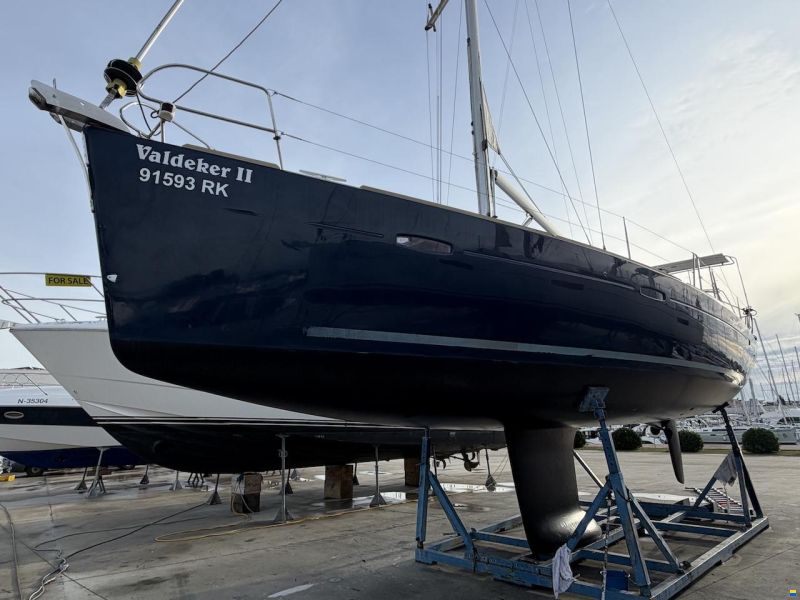 Beneteau Oceanis 43