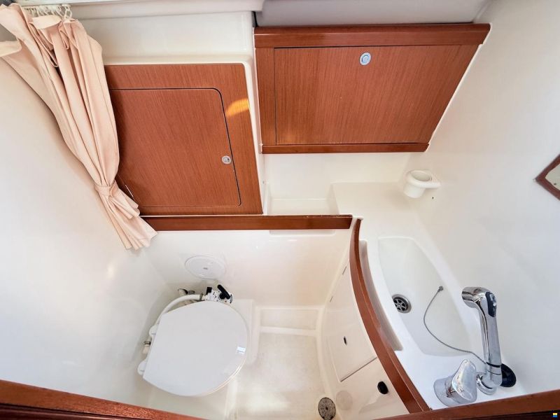 Beneteau Oceanis 43