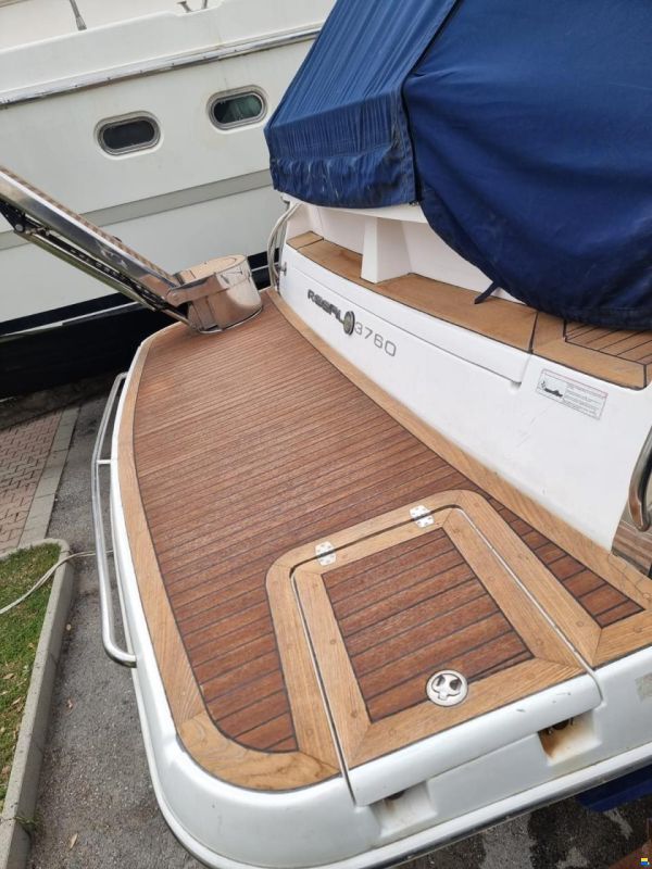 Regal 3760 HT