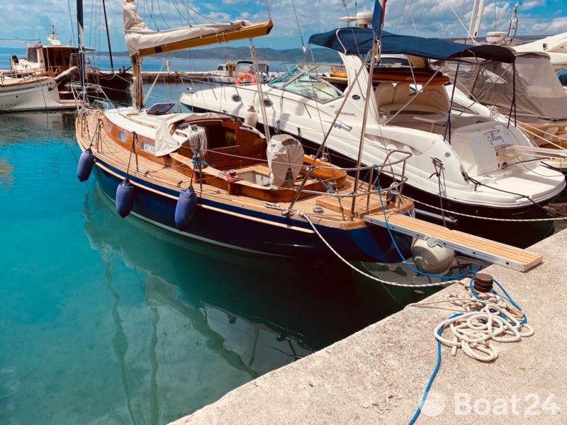 Hallberg-Rassy Mistral 33