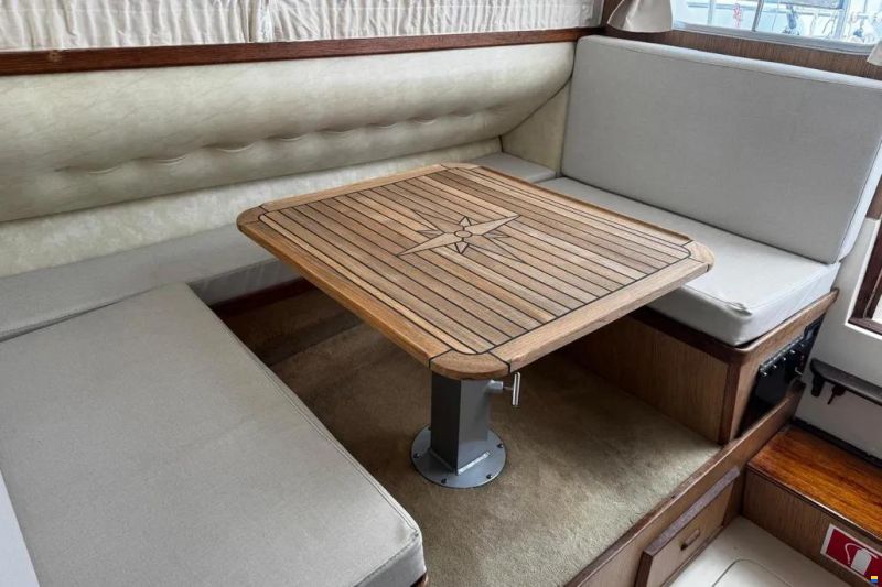 Bertram 28 Fly