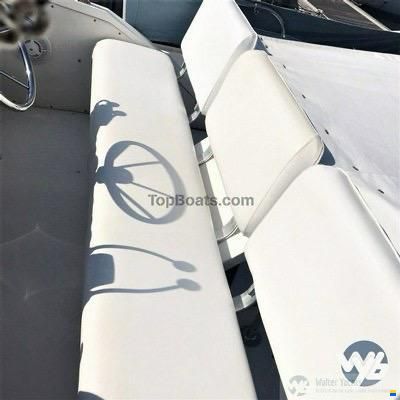 Bertram 28 Fly