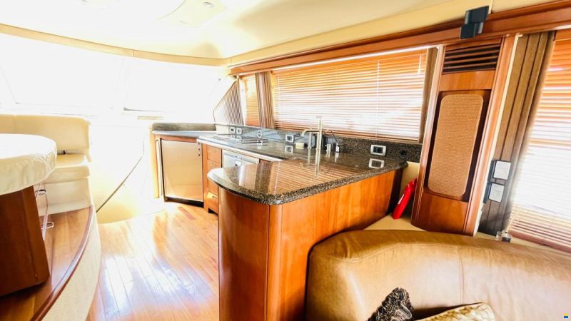 Sea Ray 58 Sedan Bridge