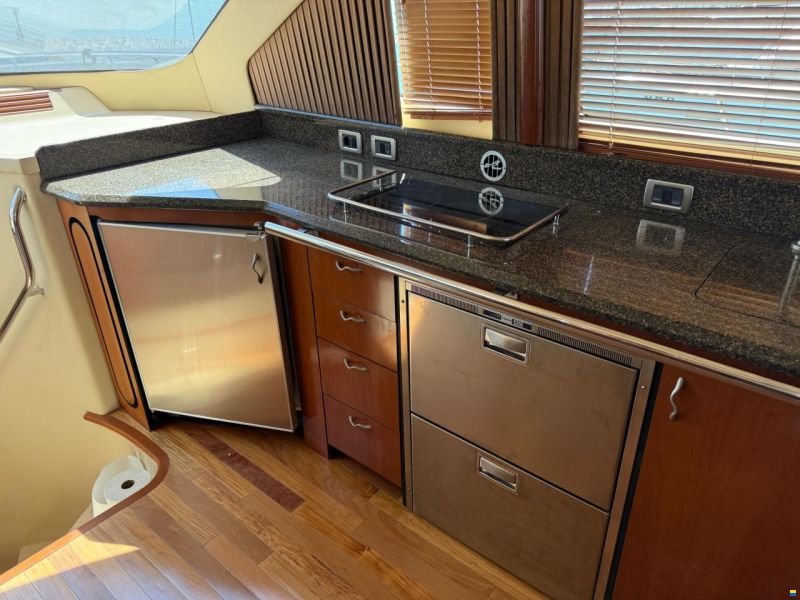 Sea Ray 58 Sedan Bridge