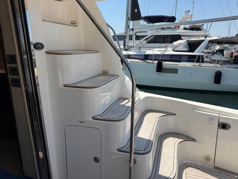 Sea Ray 58 Sedan Bridge