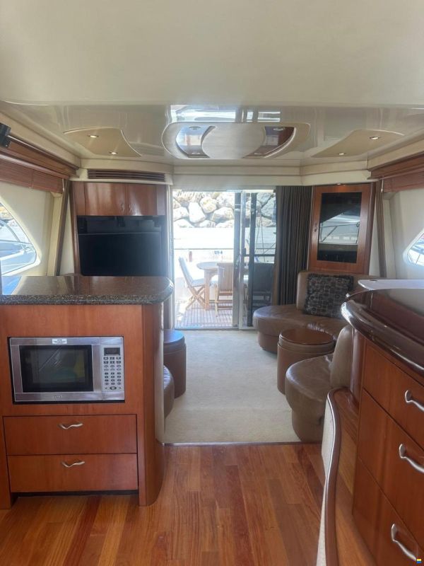 Sea Ray 58 Sedan Bridge