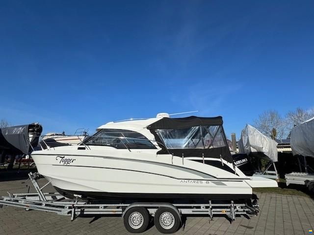 Beneteau Antares 8 OB