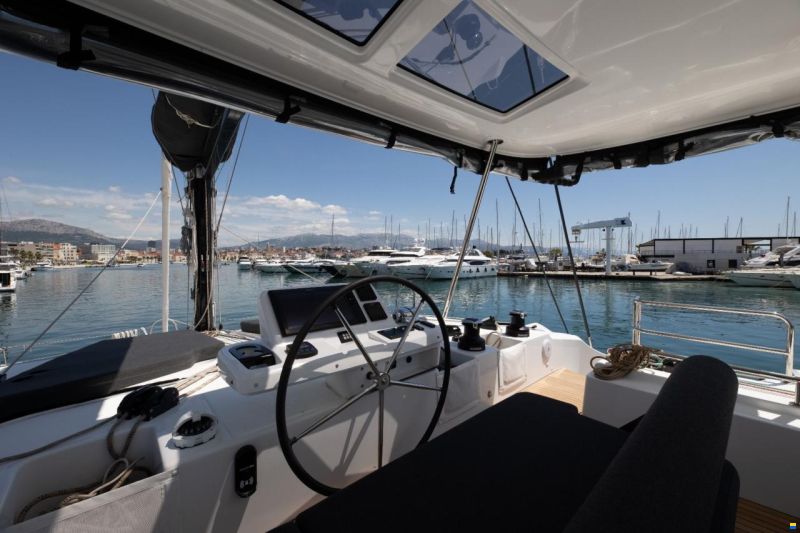 Lagoon 51
