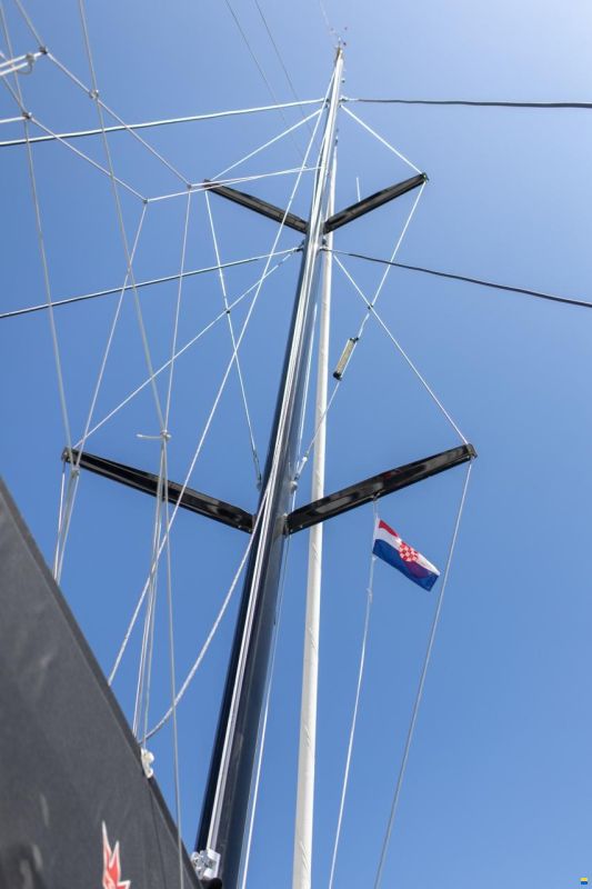 Lagoon 51