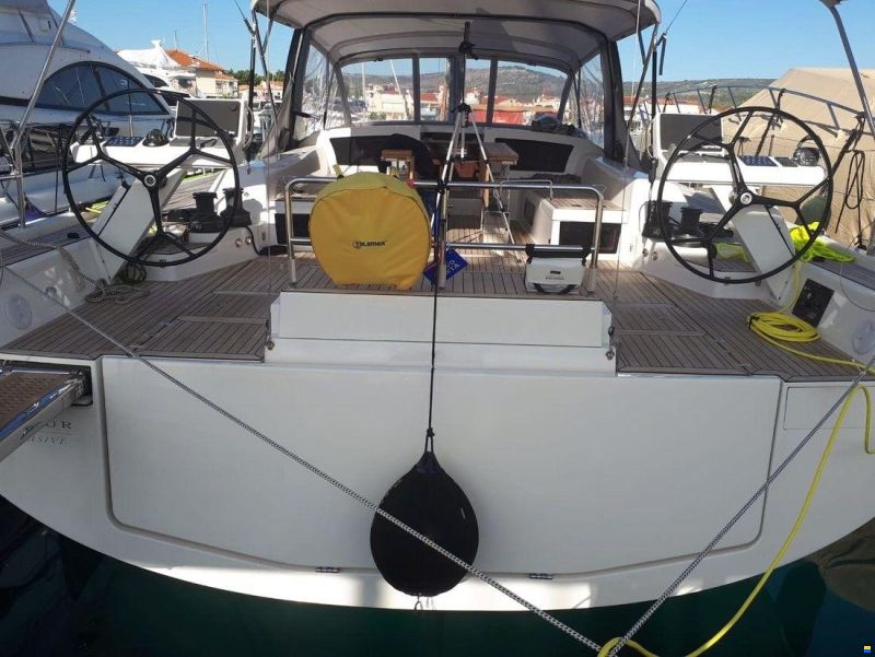 Dufour Exclusive 63