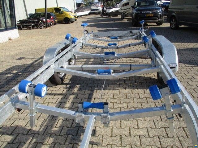 2700 kg tandem