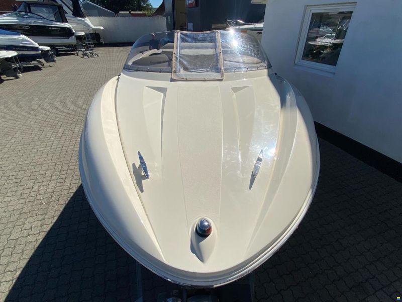 &Oslash;rnvik 520 Passport, 3.0 MerCruiser 135